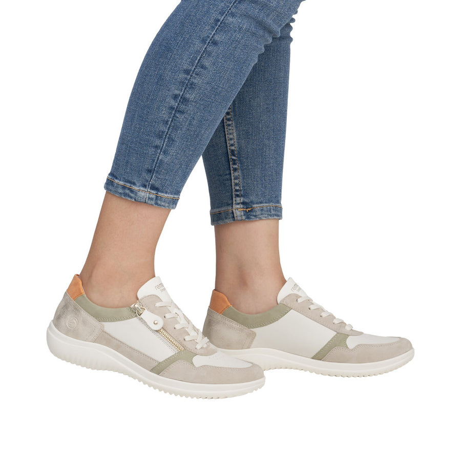 Remonte Louann D1E06-80 White Trainers